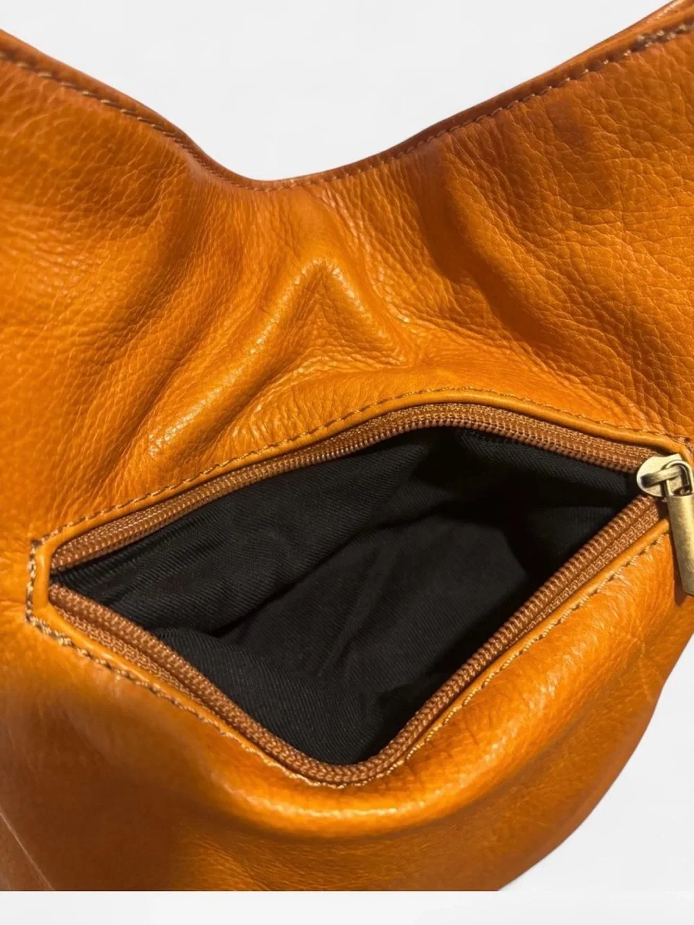 Artigiano Made in Italy Soft Leather Crossbody Shoulder Bag Cognac Brown
